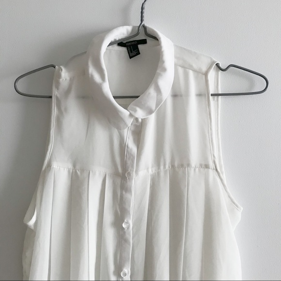 White blouse - Picture 2 of 10